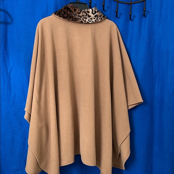 Poncho with Leopard Trim - Picture 3 of 5